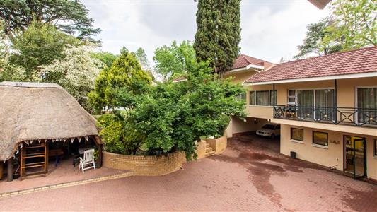 False - House For Sale in Parktown North, Johannesburg, Gauteng - M120311