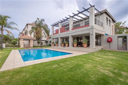 False - Apartment For Sale in Barbeque Downs, Midrand, Gauteng - M120336