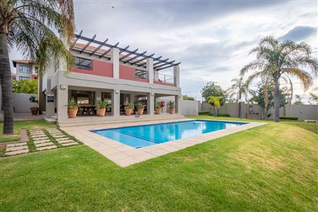 False - Apartment For Sale in Barbeque Downs, Midrand, Gauteng - M120336