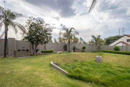 False - Apartment For Sale in Barbeque Downs, Midrand, Gauteng - M120336