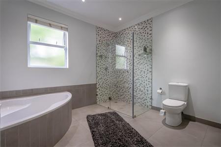 False - House For Sale in Bryanston, Sandton, Gauteng - M120360