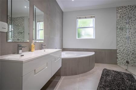 False - House For Sale in Bryanston, Sandton, Gauteng - M120360