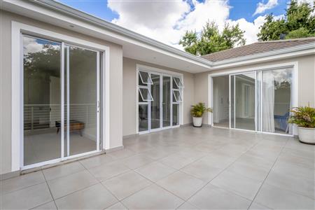 False - House For Sale in Bryanston, Sandton, Gauteng - M120360