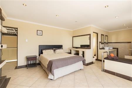 False - House For Sale in Bettys Bay, Western Cape - M120373