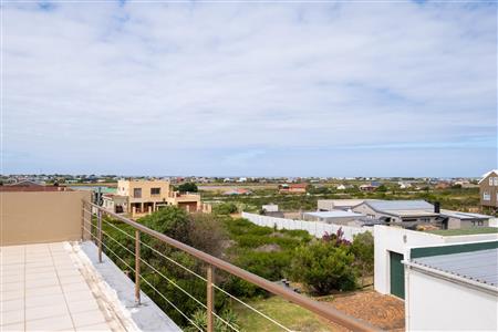 False - House For Sale in Bettys Bay, Western Cape - M120373