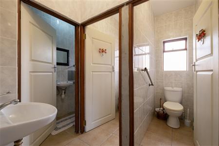 False - House For Sale in Bettys Bay, Western Cape - M120380