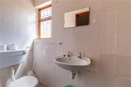 False - House For Sale in Bettys Bay, Western Cape - M120380