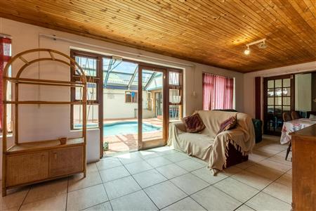 False - House For Sale in Bettys Bay, Western Cape - M120380
