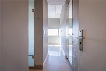 False - Apartment For Sale in Rosebank, Johannesburg, Gauteng - M120490