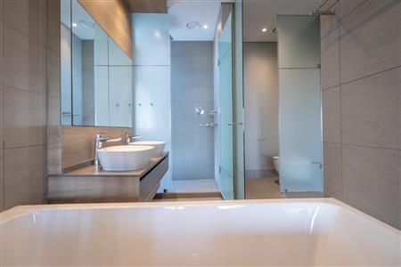 False - Apartment For Sale in Rosebank, Johannesburg, Gauteng - M120490