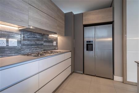 False - Apartment For Sale in Rosebank, Johannesburg, Gauteng - M120490