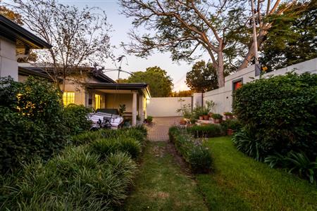 False - House For Sale in Parktown North, Johannesburg, Gauteng - M120538