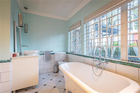 False - House For Sale in Parktown North, Johannesburg, Gauteng - M120538