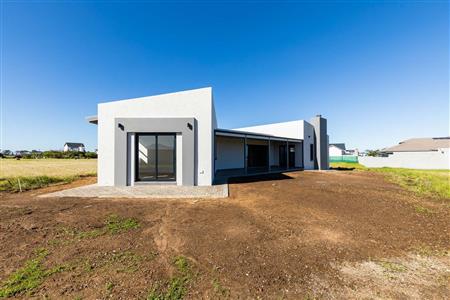 False - House For Sale in Le Grand Estate, George, Western Cape - M120541