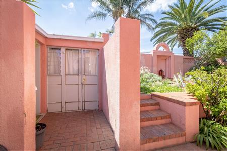 False - House For Sale in Orange Grove, Johannesburg, Gauteng - M120566
