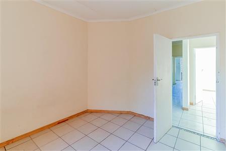 False - House For Sale in Amalinda, East London, Eastern Cape - M120625