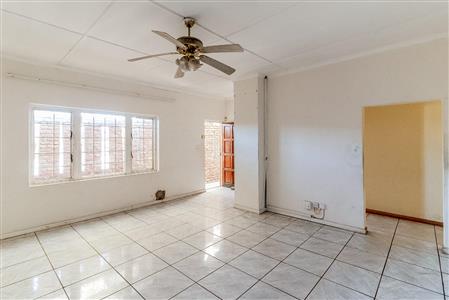 False - House For Sale in Amalinda, East London, Eastern Cape - M120625