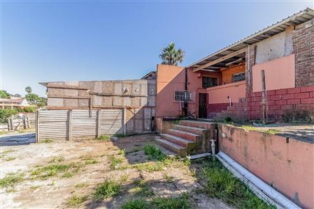 False - House For Sale in Amalinda, East London, Eastern Cape - M120625