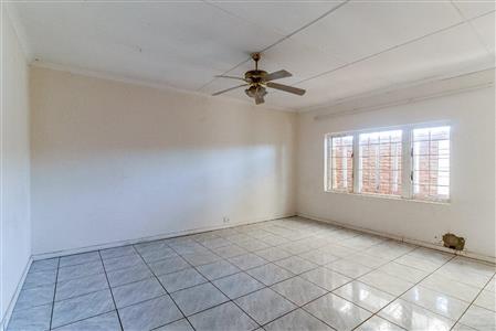False - House For Sale in Amalinda, East London, Eastern Cape - M120625