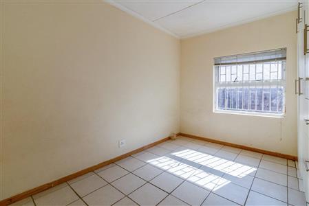 False - House For Sale in Amalinda, East London, Eastern Cape - M120625