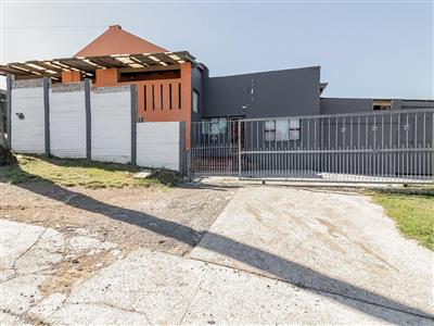 False - House For Sale in Amalinda, East London, Eastern Cape - M120625