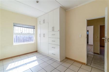False - House For Sale in Amalinda, East London, Eastern Cape - M120625