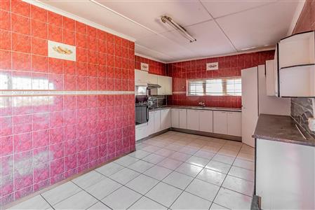 False - House For Sale in Amalinda, East London, Eastern Cape - M120625