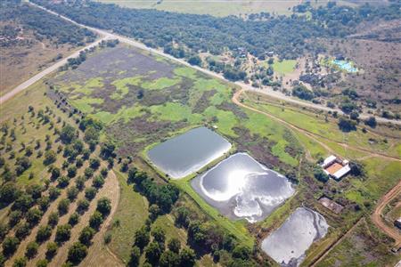 False - Farm for sale in Hekpoort, Krugersdorp - M120863