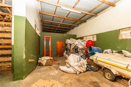 False - Warehouse For Sale in Riversdale, Western Cape - M120924