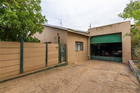 False - Warehouse For Sale in Riversdale, Western Cape - M120924