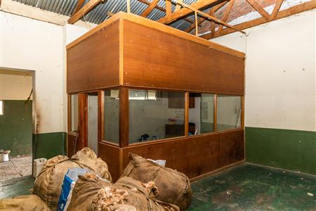 False - Warehouse For Sale in Riversdale, Western Cape - M120924