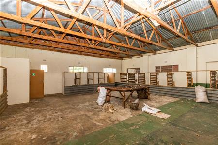 False - Warehouse For Sale in Riversdale, Western Cape - M120924