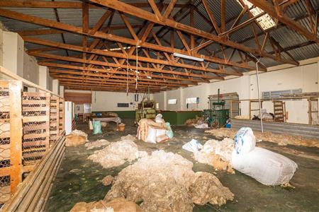 False - Warehouse For Sale in Riversdale, Western Cape - M120924