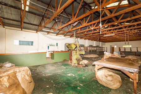 False - Warehouse For Sale in Riversdale, Western Cape - M120924