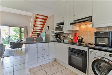 False - Townhouse For Sale in Broadacres, Sandton, Gauteng - M121011