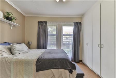 False - Townhouse For Sale in Broadacres, Sandton, Gauteng - M121011
