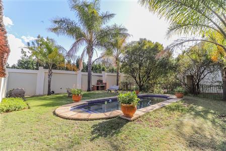 False - Townhouse For Sale in Broadacres, Sandton, Gauteng - M121011