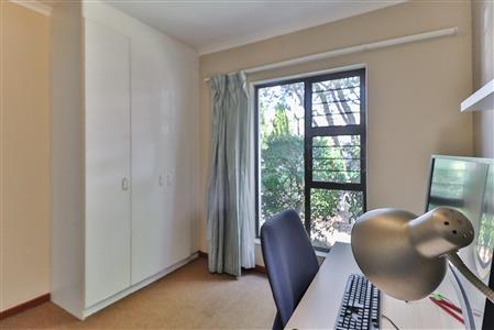 False - Townhouse For Sale in Broadacres, Sandton, Gauteng - M121011