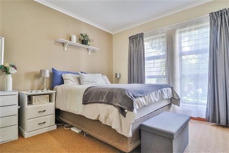 False - Townhouse For Sale in Broadacres, Sandton, Gauteng - M121011