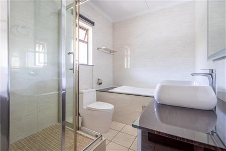 False - Apartment for sale in Fourways, Sandton - M121069