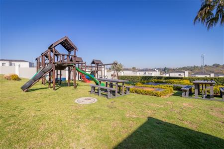 False - Apartment for sale in Fourways, Sandton - M121069