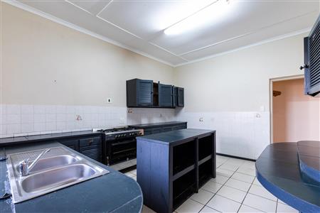 False - House For Sale in Riversdale, Western Cape - M121128