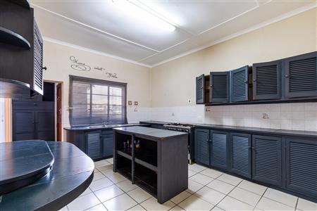 False - House For Sale in Riversdale, Western Cape - M121128
