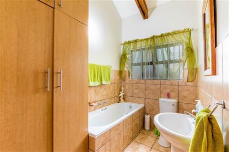 False - House For Sale in Riversdale, Western Cape - M121219