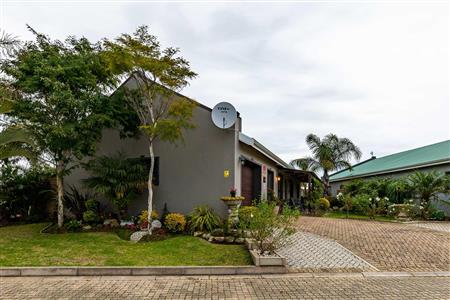 False - House For Sale in Riversdale, Western Cape - M121219