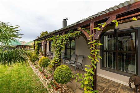False - House For Sale in Riversdale, Western Cape - M121219
