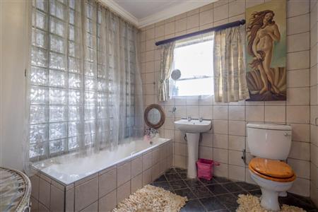 False - House For Sale in Heidelberg Central, Heidelberg, Gauteng - M121241