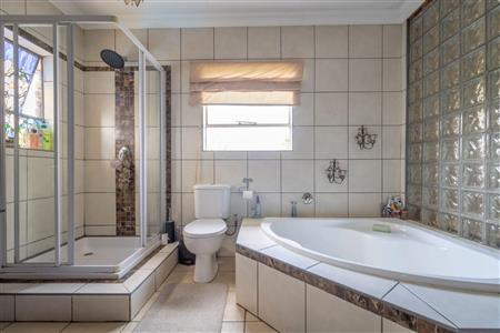 False - House For Sale in Heidelberg Central, Heidelberg, Gauteng - M121241