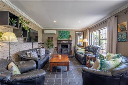 False - House For Sale in Heidelberg Central, Heidelberg, Gauteng - M121241