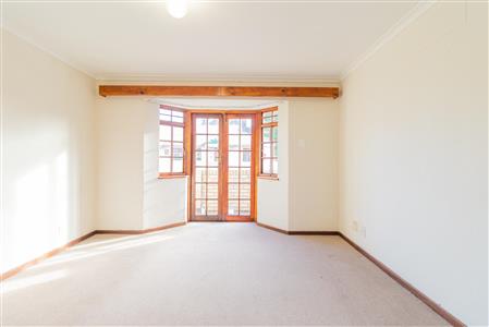 False - Apartment For Sale in St Georges Park, Port Elizabeth, Eastern Cape - M121281
